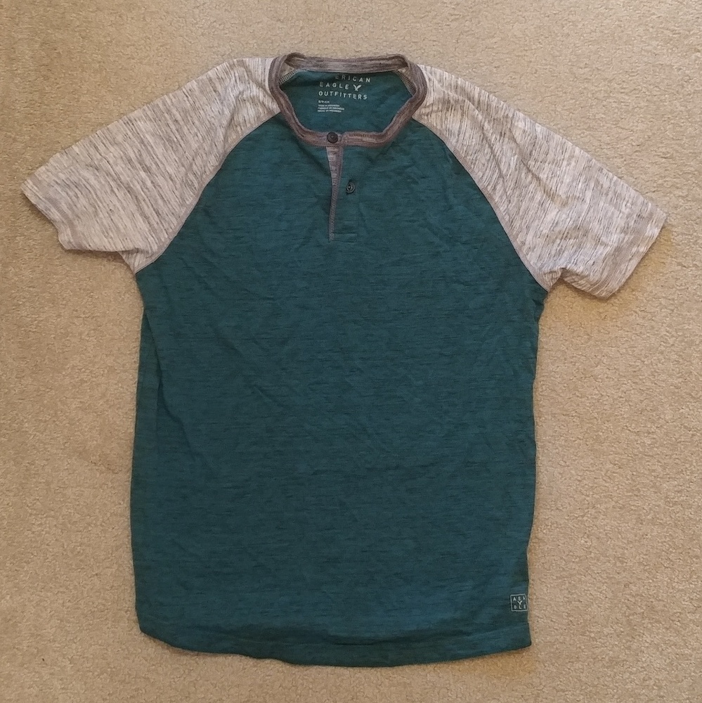 American Eagle shirt